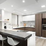 Luxury Circle 3*