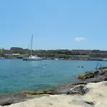 Luxury Circle 3* Msida