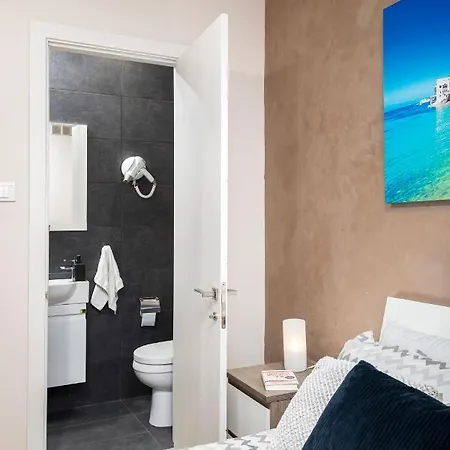 Luxury Circle Guest house