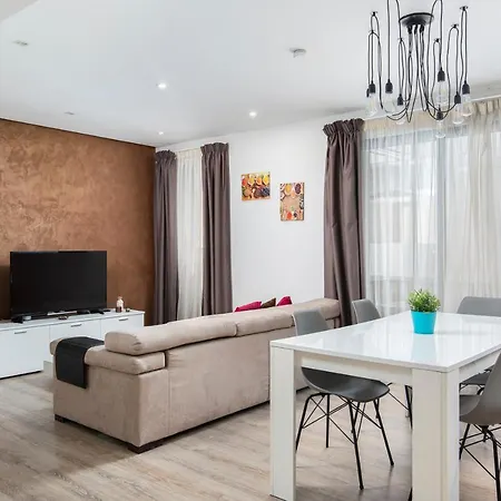 Luxury Circle Msida