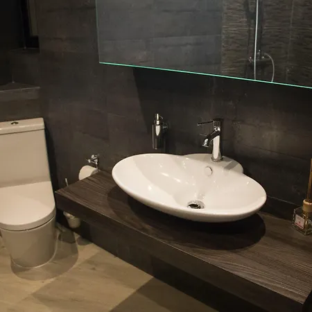 Luxury Circle Πανσιόν