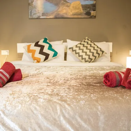 Luxury Circle בית הארחה מסידה