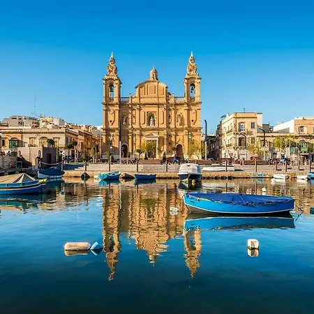 בית הארחה Luxury Circle 3*